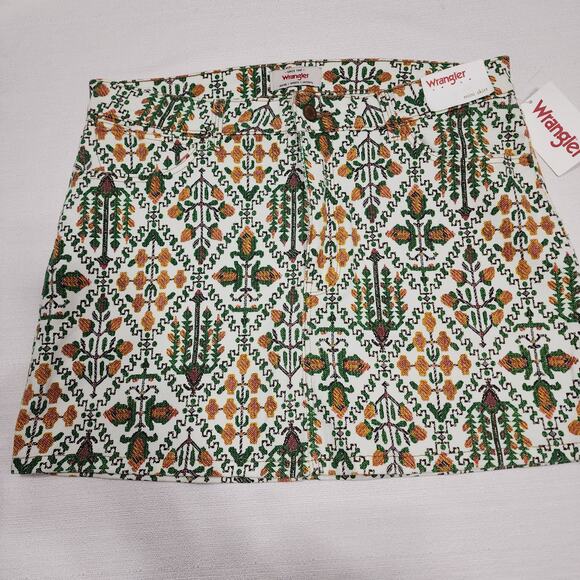 Wrangler denim Mini skirt size 12 L15'' x W32'' - Picture 3 of 8